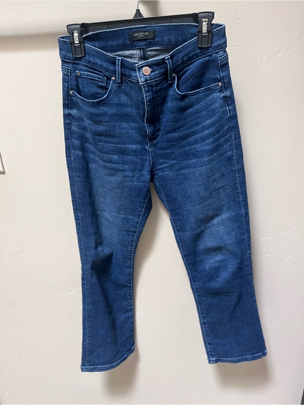 Ann Taylor dark blue boot cut crop jeans size 6 petite